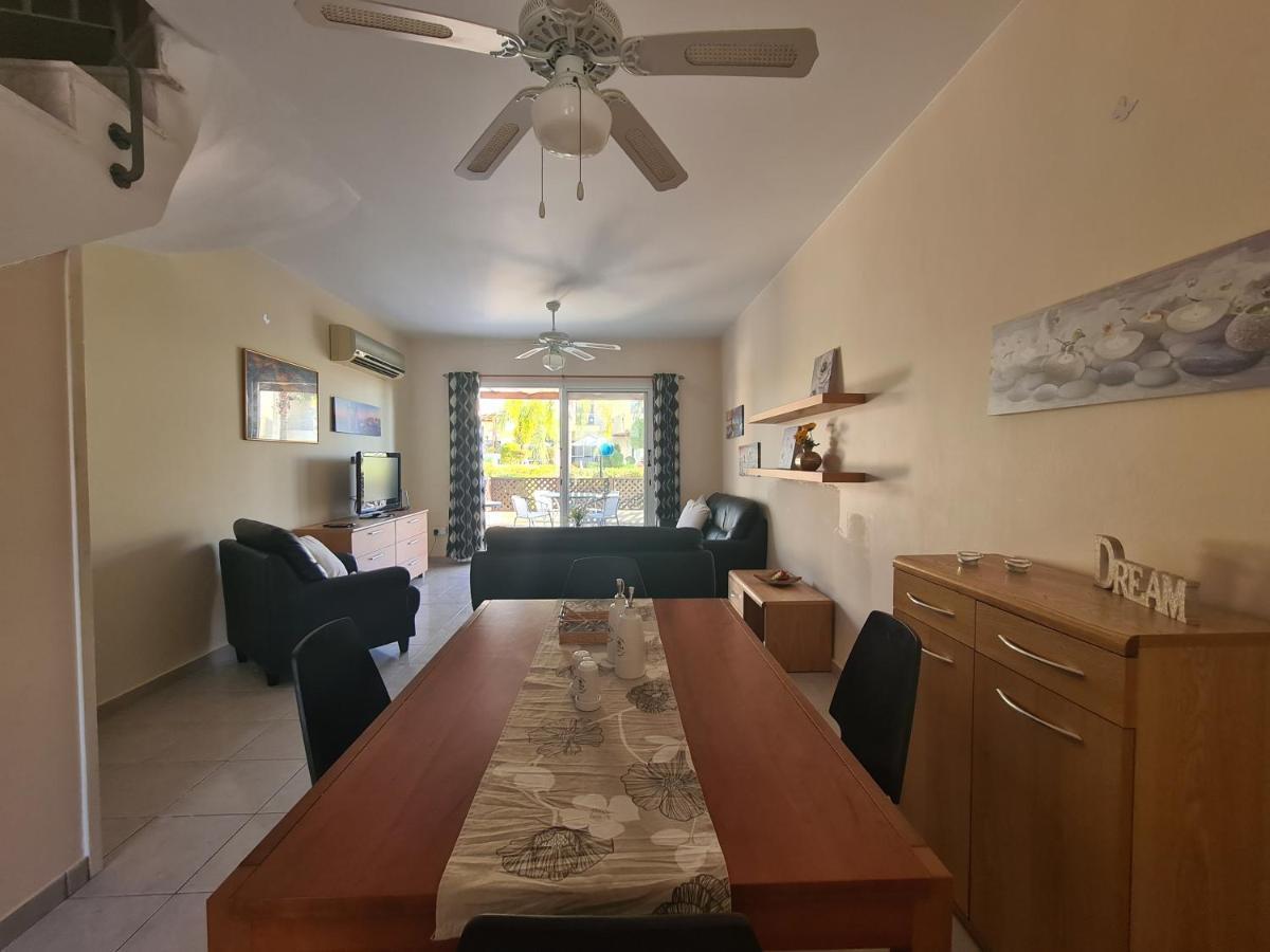 Serena Townhouse Péjia Kültér fotó