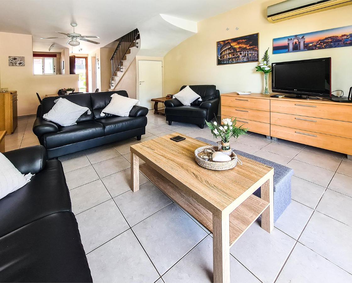 Serena Townhouse Péjia Kültér fotó