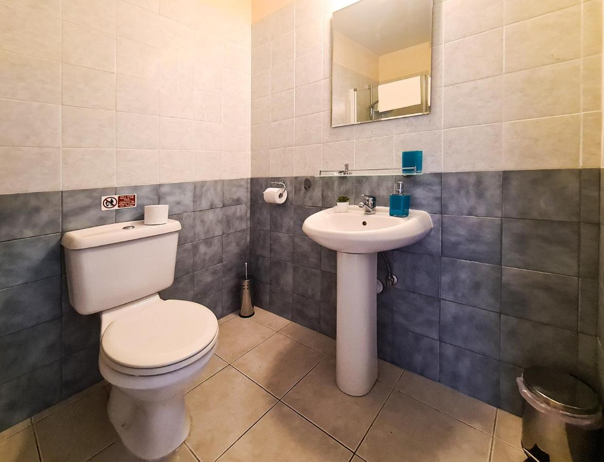 Serena Townhouse Péjia Kültér fotó