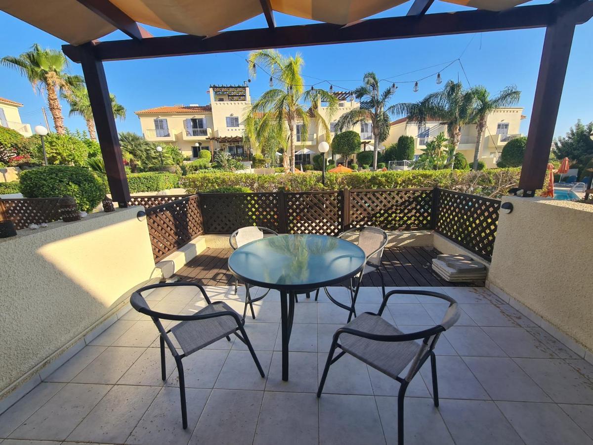 Serena Townhouse Péjia Kültér fotó